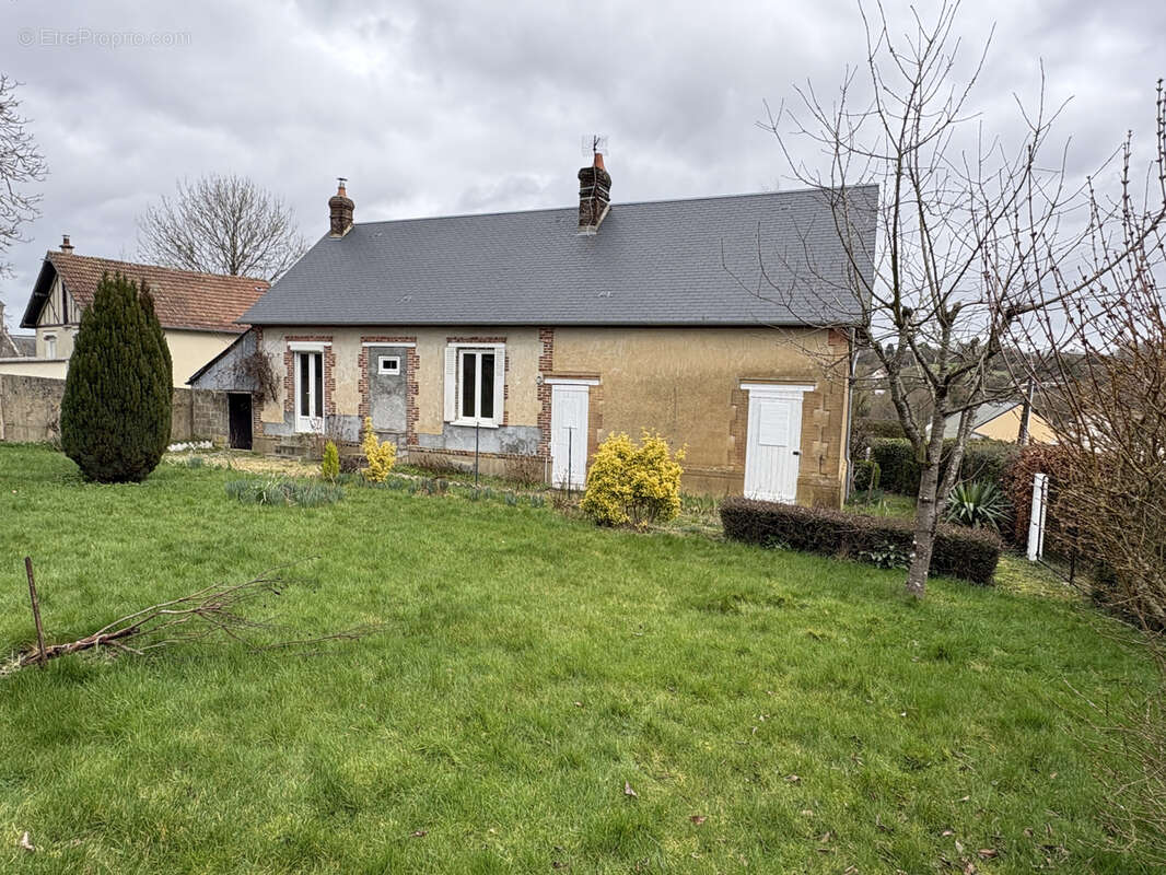 Maison à SAINTE-GAUBURGE-SAINTE-COLOMBE