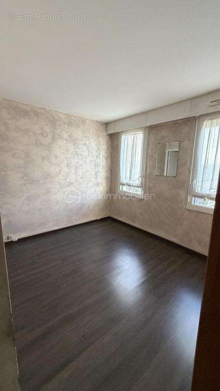 A SAISIR ABSOLUMENT !!!! Appartement spacieux plein de potentiel au cœur de la ville !!!!! - photo 13