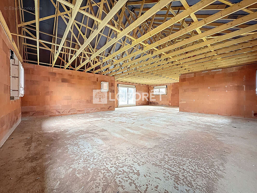 Maison à RUFFEY-LE-CHATEAU