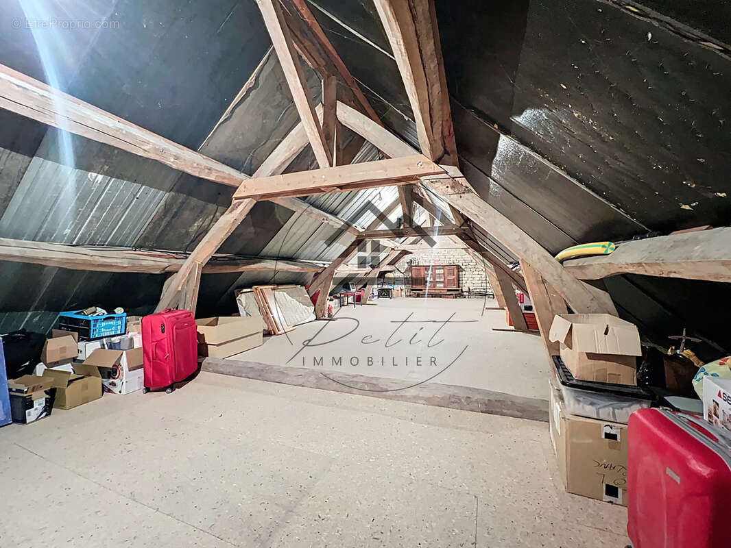 Maison à CIRES-LES-MELLO