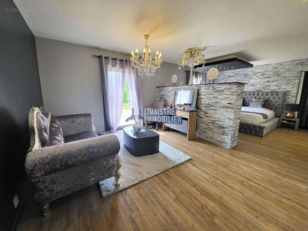 Maison à FONTAINE-LA-MALLET