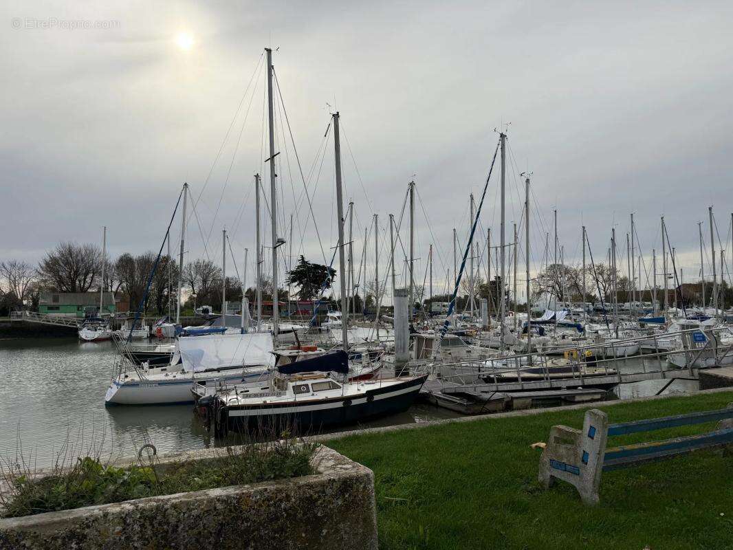 Maison à CHENAC-SAINT-SEURIN-D'UZET