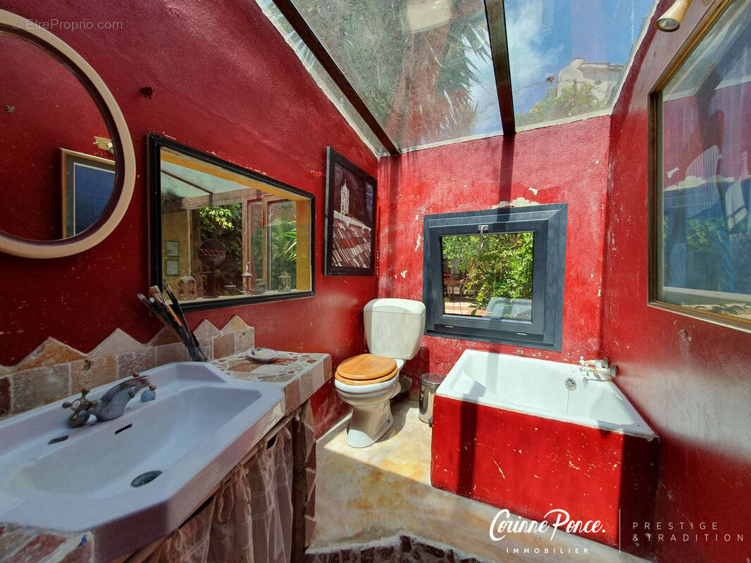 Nîmes maison de charme avec patio pisine dépendance - photo 19