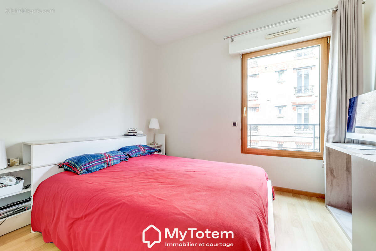 Appartement à COURBEVOIE