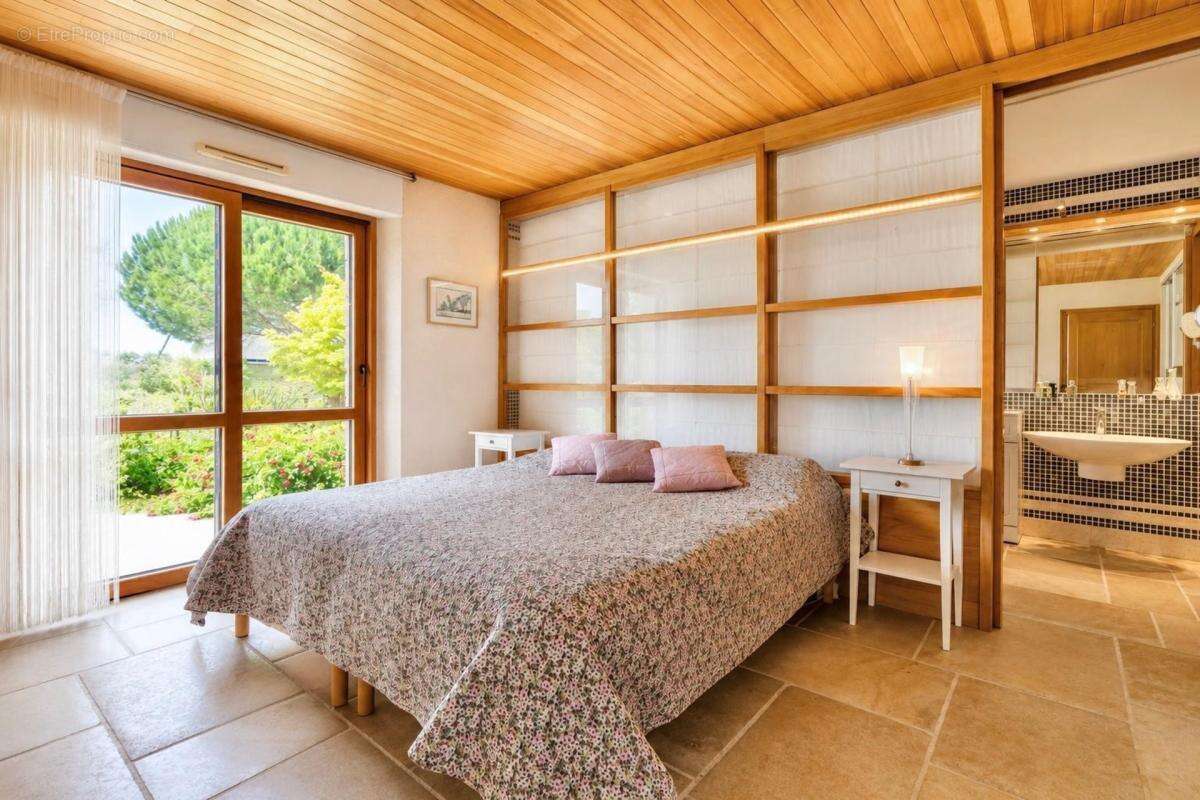 Maison d'architecte - 197 m² - golf de baden - photo 15