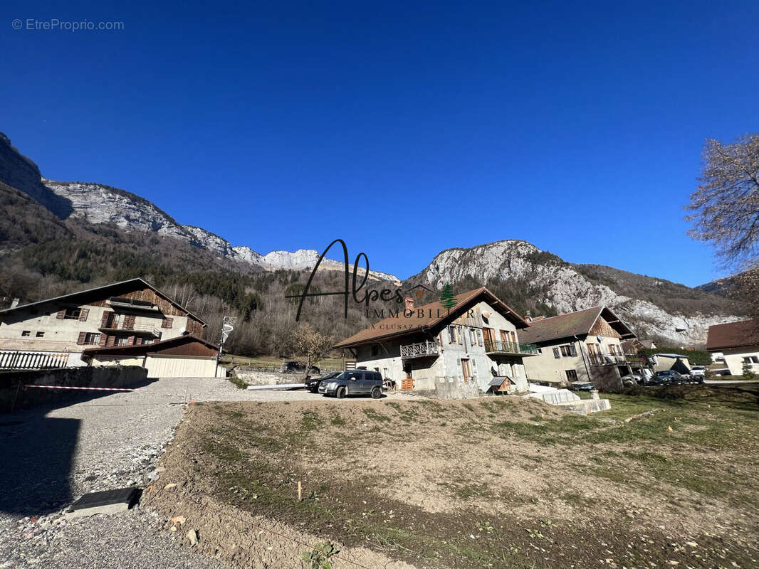 Terrain à LA BALME-DE-THUY