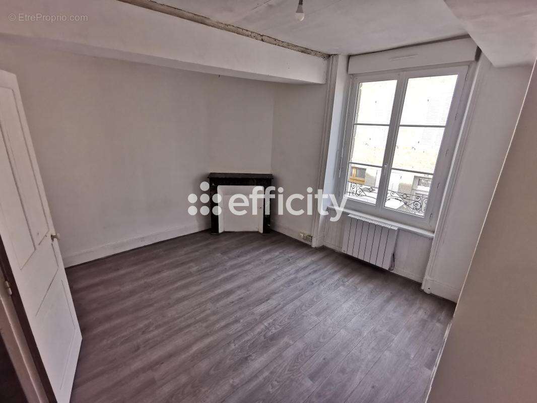 Maison à VILLEDIEU-LES-POELES