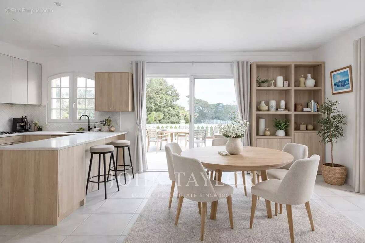 Maison à AMBARES-ET-LAGRAVE