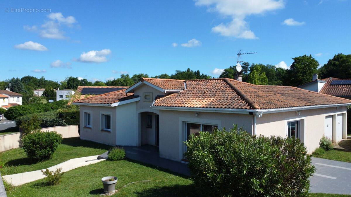 Maison à BLANQUEFORT