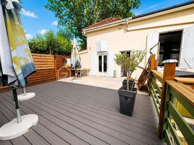 Restaurant - murs et fond - jardin - hangar - cave - photo 7