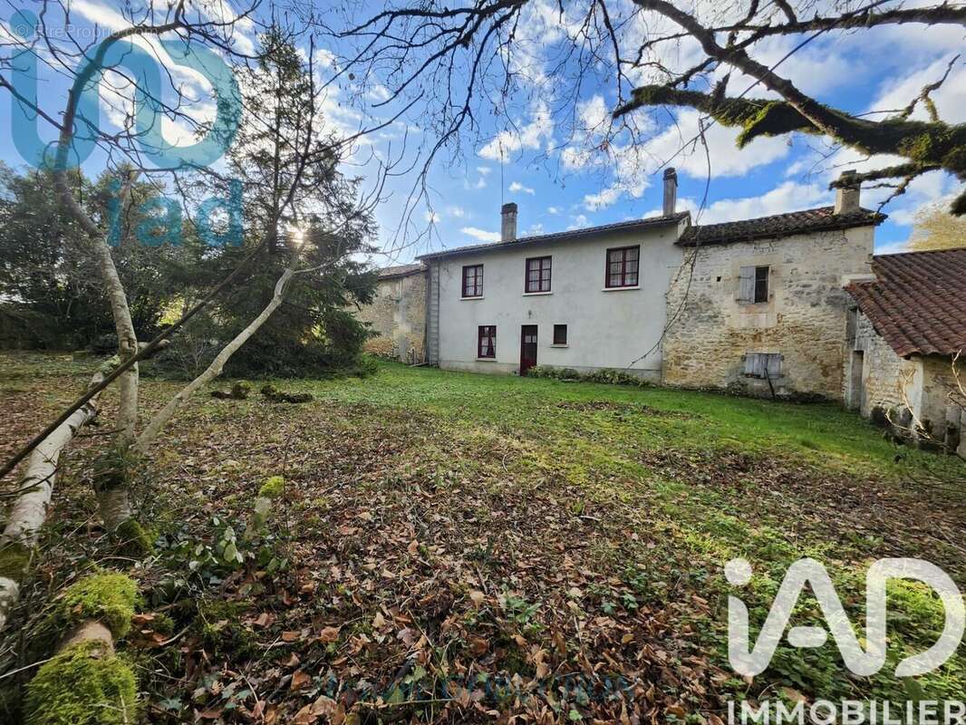 Photo 7 - Maison à LA ROCHEBEAUCOURT-ET-ARGENTINE