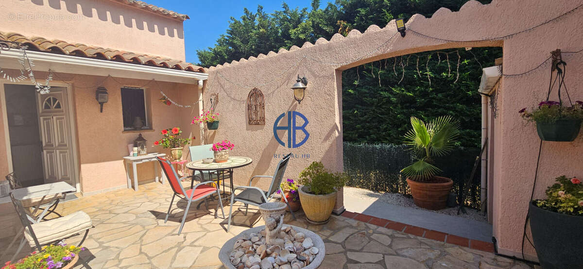 Maison à MONTADY