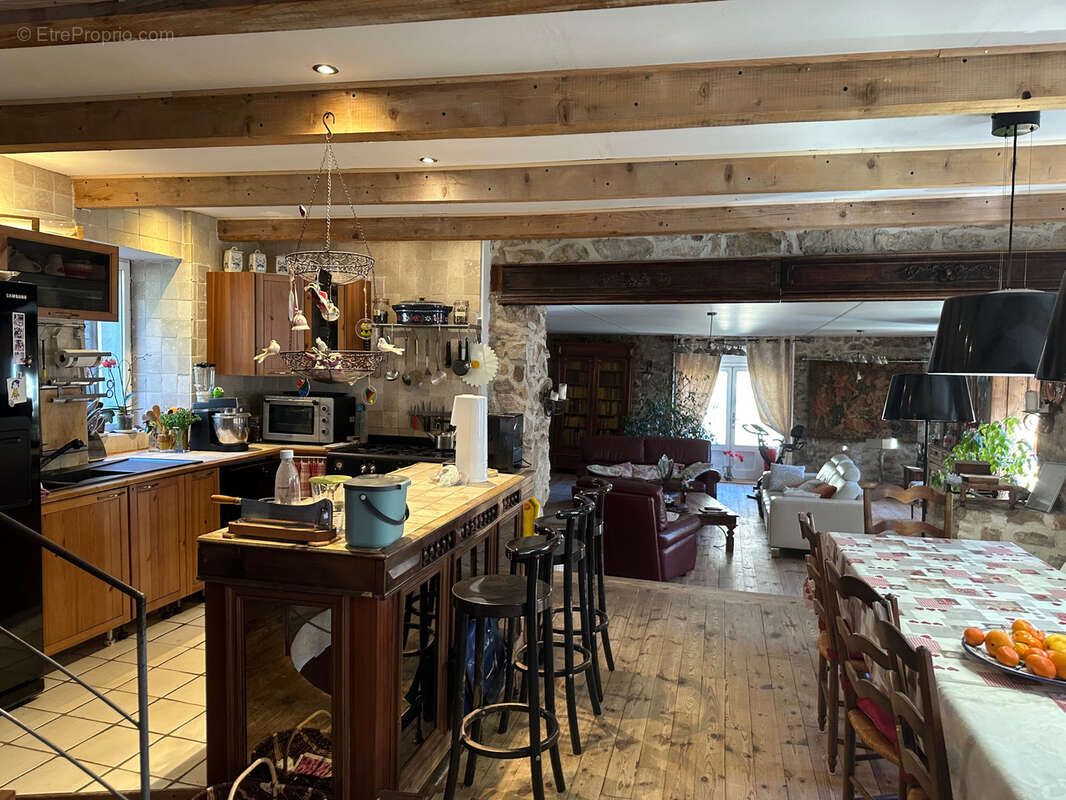 Maison à SAINT-PIERRE-SUR-DOUX