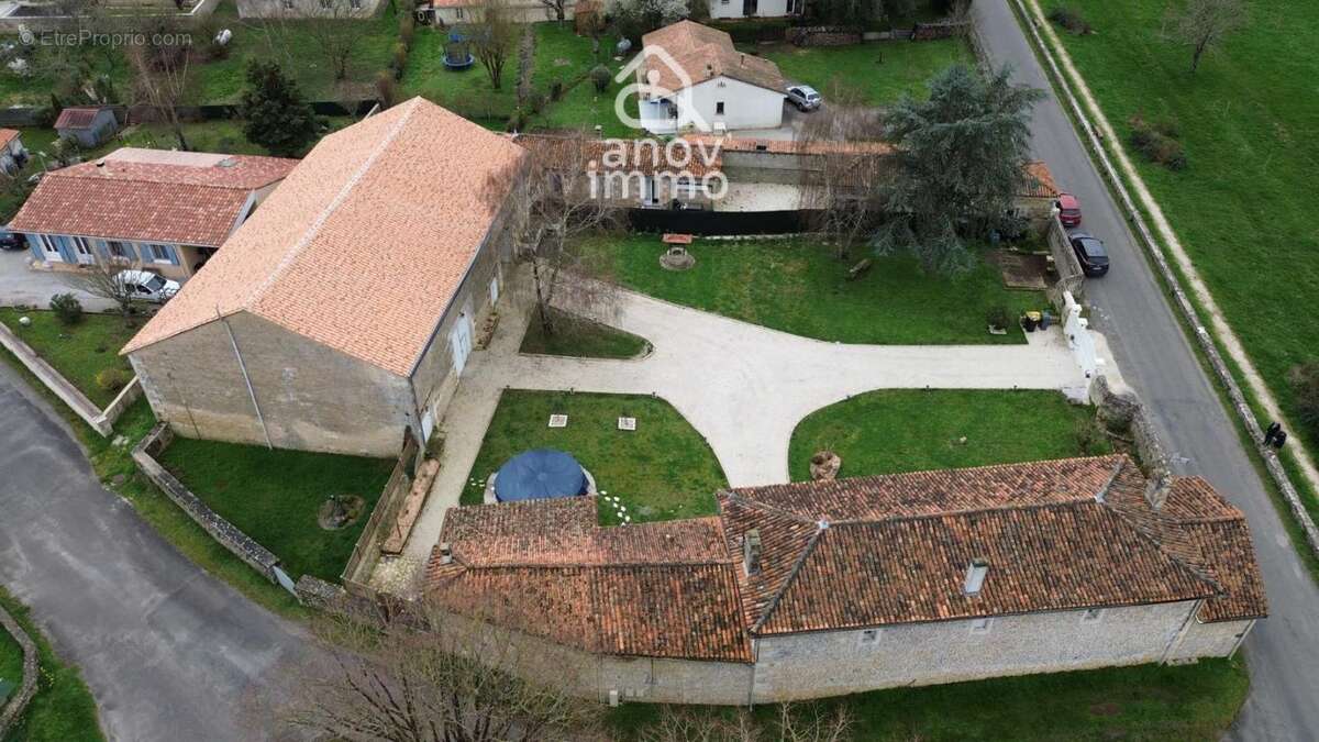 Maison à LA ROCHETTE