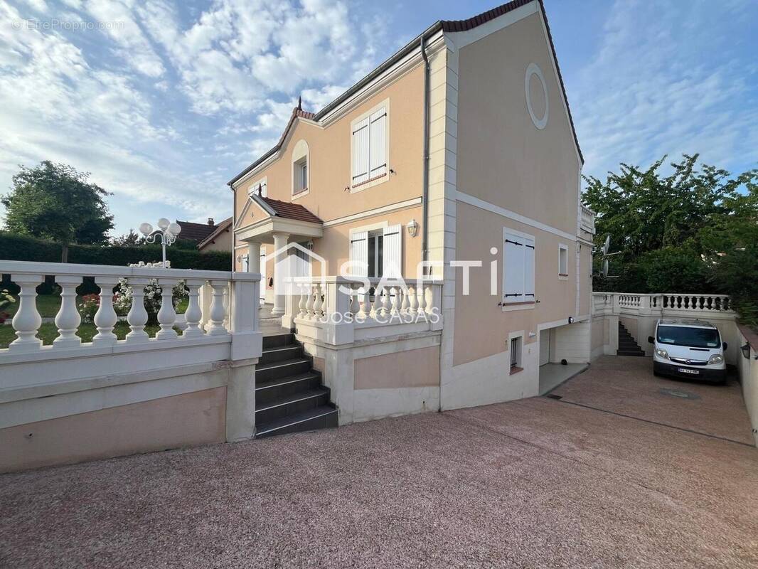 Photo 1 - Maison à VAL-DE-REUIL