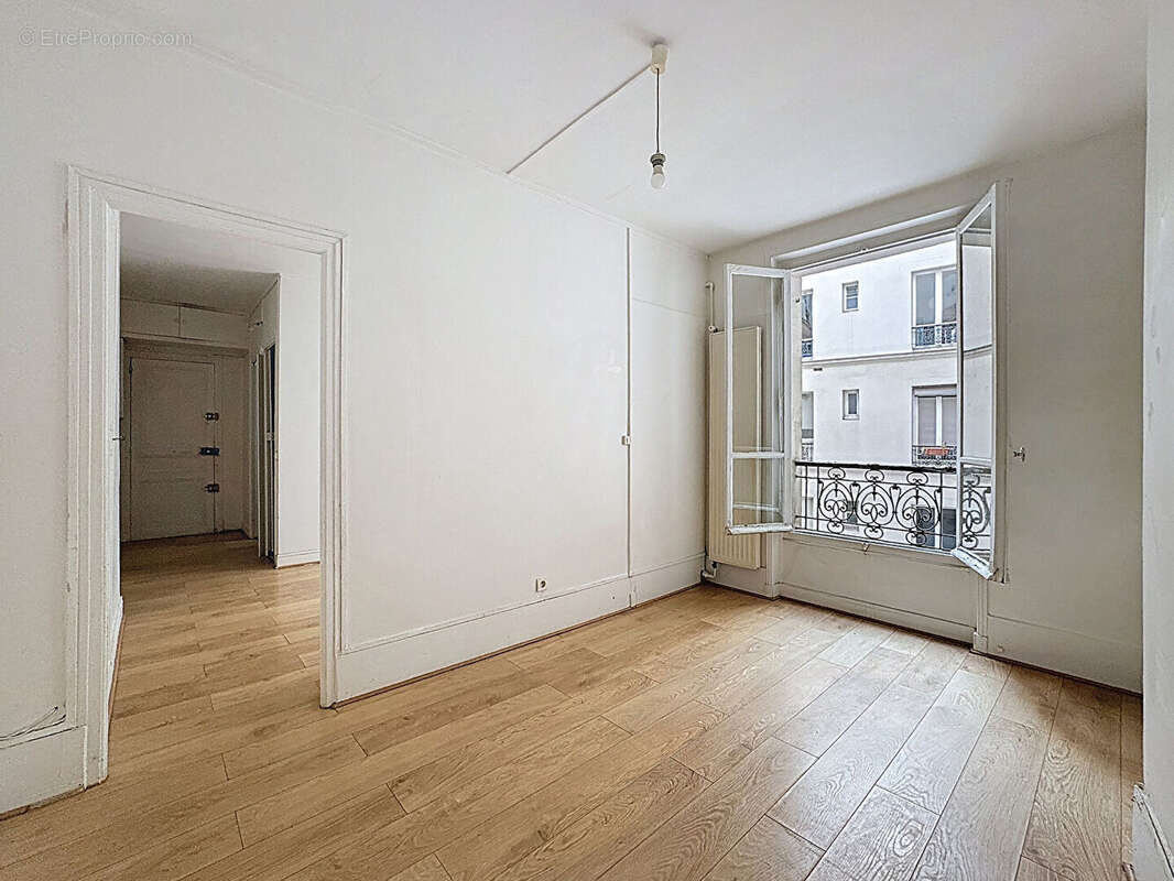Appartement à PARIS-14E