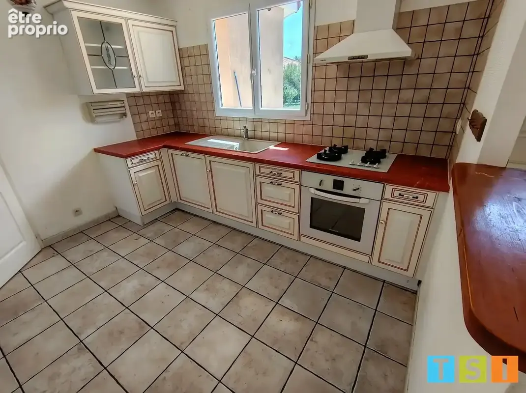 MONTREJEAU: villa de plain-pied sur un terrain de 18828 m². - photo 9