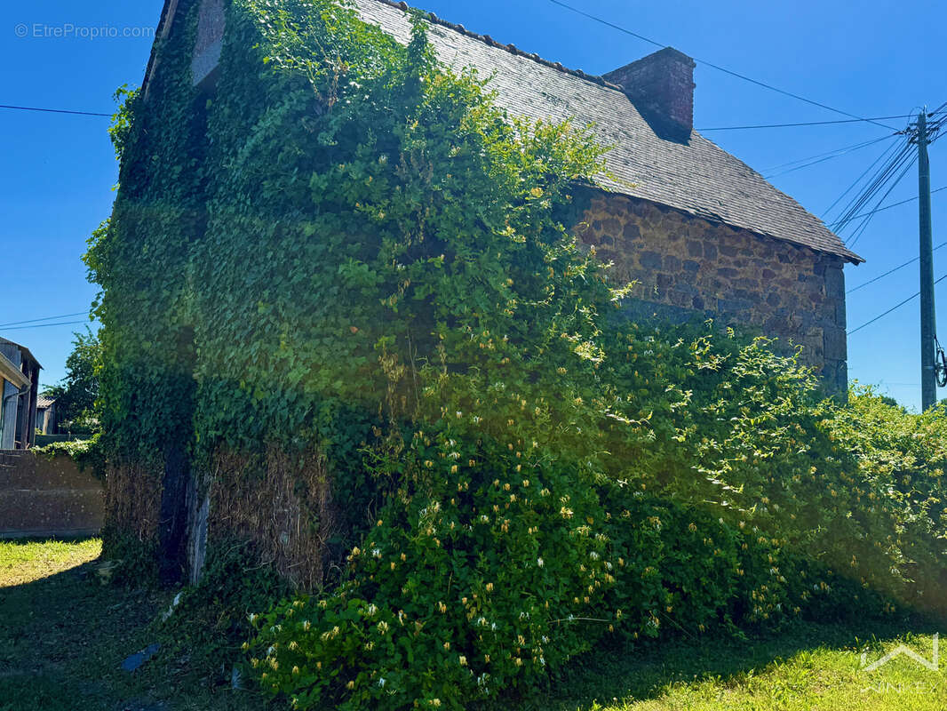 Maison à SAINT-DOMINEUC
