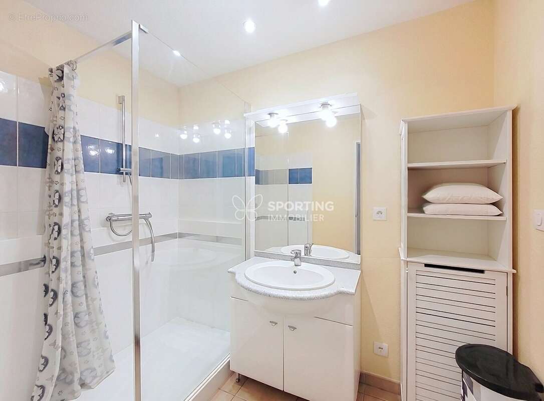 Appartement à COUTRAS