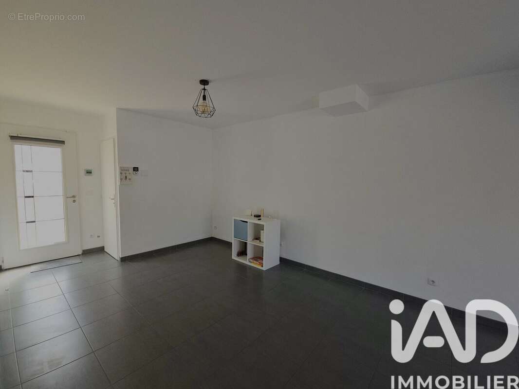 Photo 3 - Maison à BRIERES-LES-SCELLES