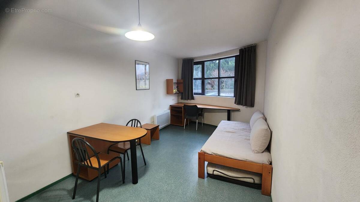 Appartement à SAINT-MARTIN-D'HERES