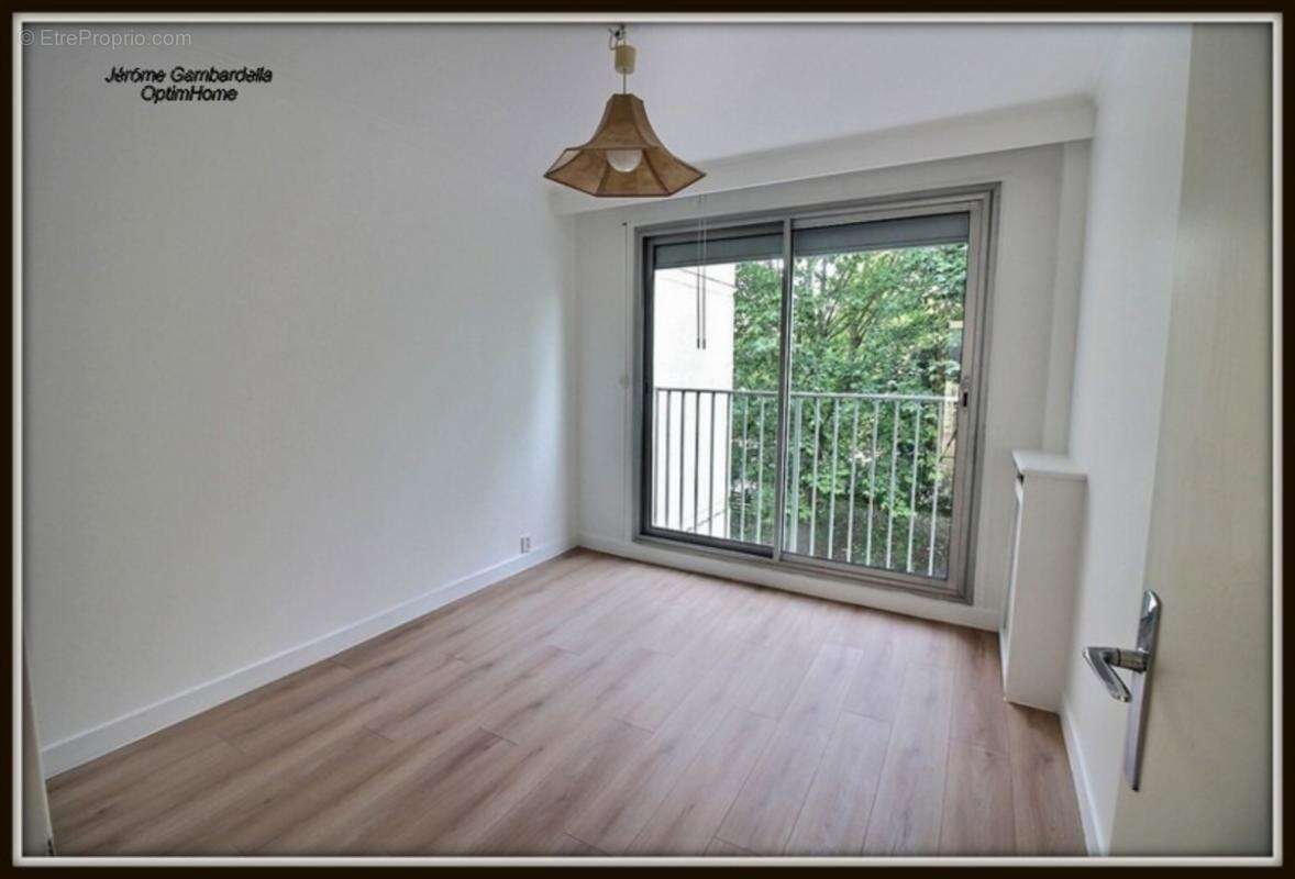 Appartement 4 pièces de 71 m2 avec balcon, box et cave à vendre à POISSY (78) - photo 6