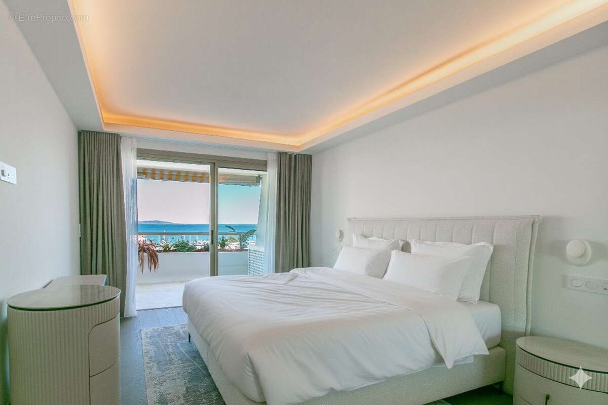 Appartement à VILLENEUVE-LOUBET