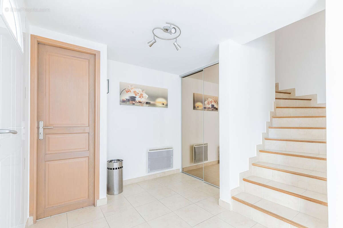 Maison à MORANGIS