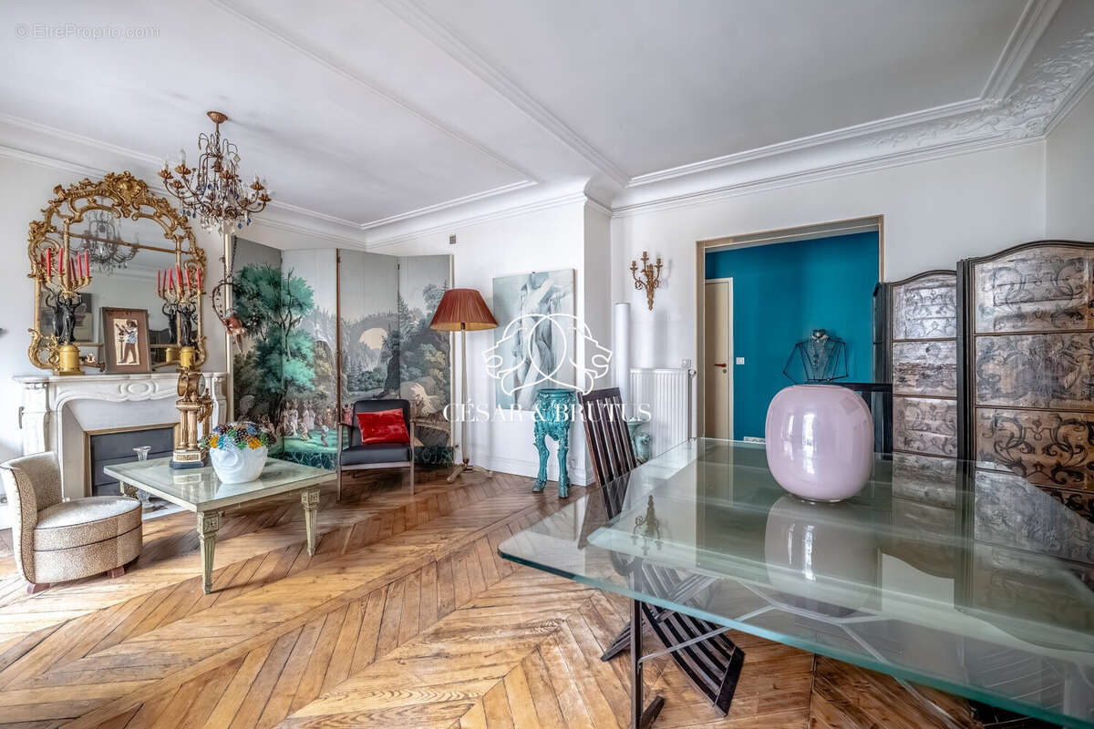 Appartement à PARIS-9E