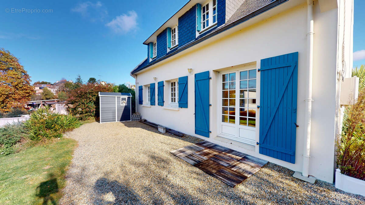 Maison à PLONEOUR-LANVERN