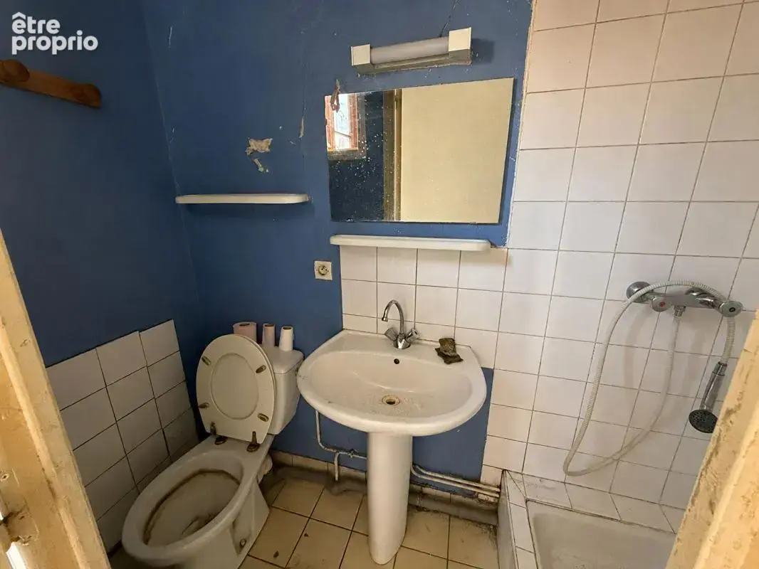 CARCASSONNE CENTRE - Maison de ville 61 m² à rénover, deux chambres proche boulevard Marcou - photo 9