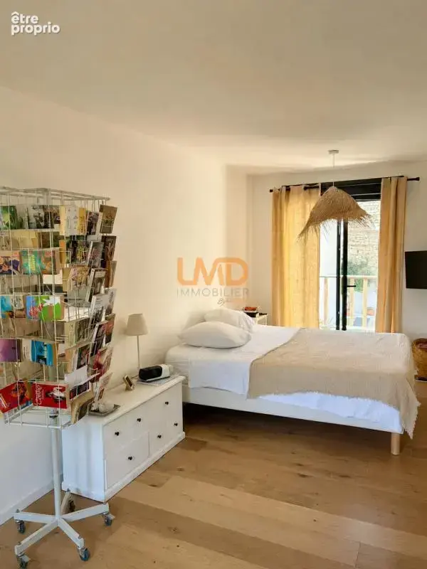 Nîmes Croix-de-Fer – Maison rénovée avec garage, terrasses et ba - photo 8