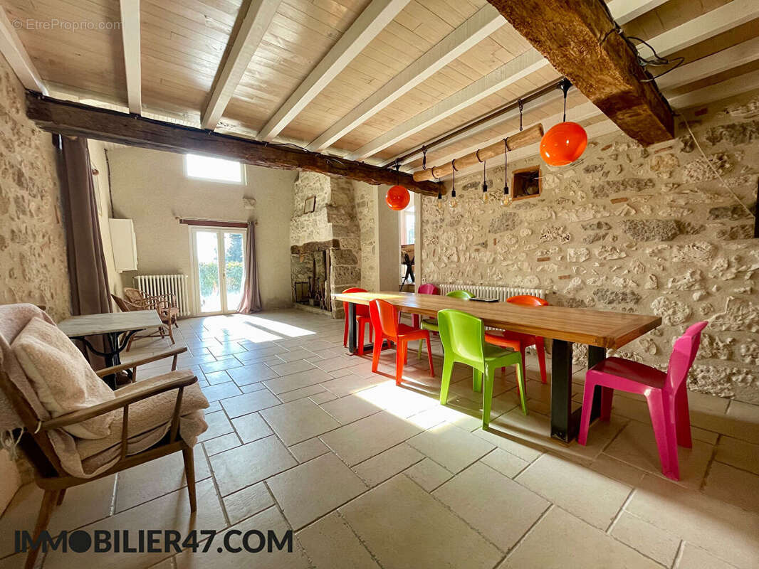 Maison à COLAYRAC-SAINT-CIRQ