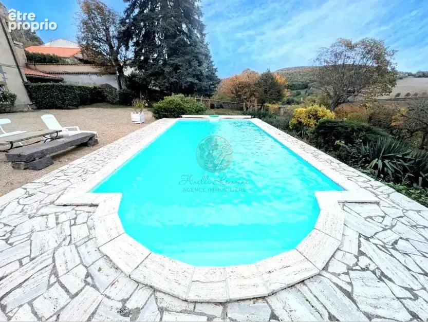Busséol   Château du XVIIIᵉ siècle au cœur d’un domaine de plus d’un hectare - photo 3