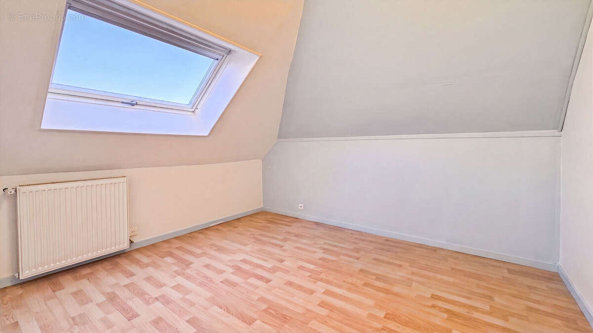 Maison de 7 Chambres - 185m2 - avec Fort Potentiel Locatif - photo 7