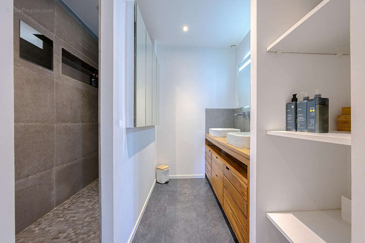 Appartement à VEYRIER-DU-LAC