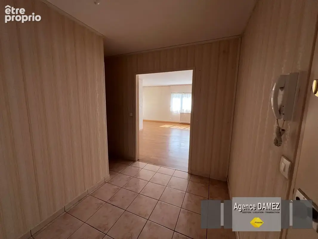 À vendre à Dourdan - Appartement 3 pièces de 75 m² avec terrasse, cave et garage, proche centre-ville et gare - photo 9