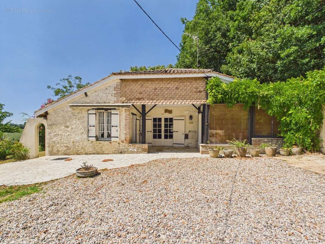 Maison à MONCLAR