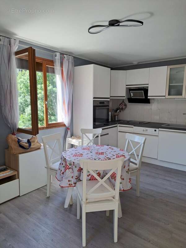 Nouveau prix – À découvrir sans tarder : charmant appartement entièrement rénové à Brides-les-Bains (35 m²) - photo 8