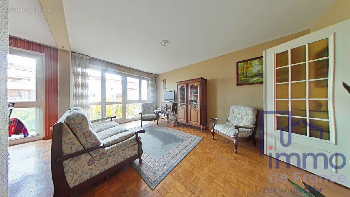 Appartement à SAINT-ETIENNE