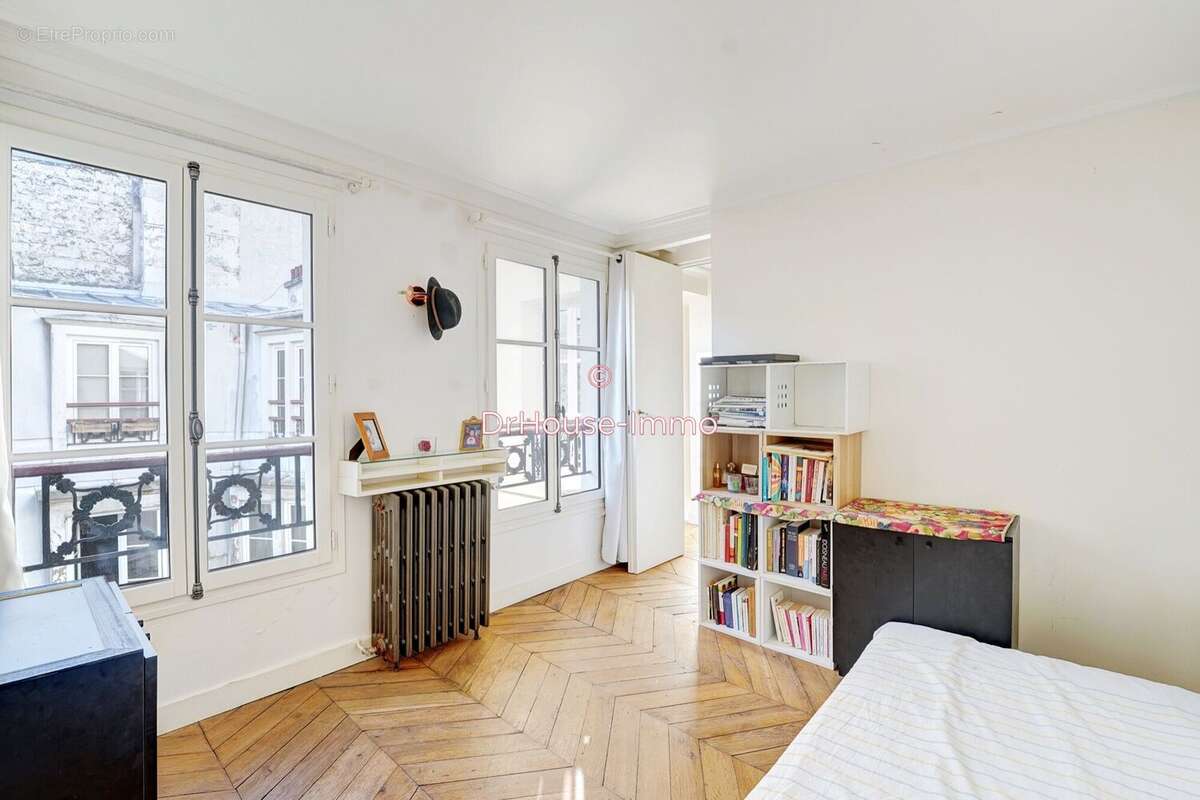 Appartement à PARIS-9E