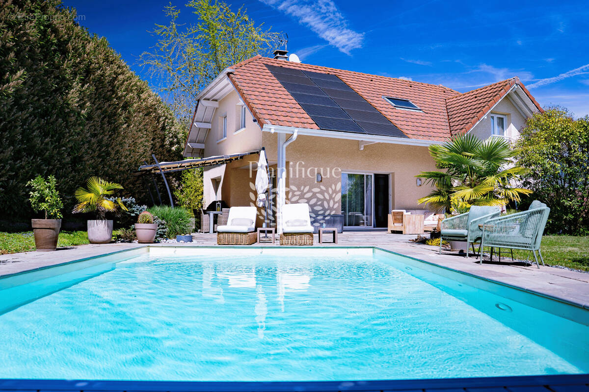 Maison à VETRAZ-MONTHOUX