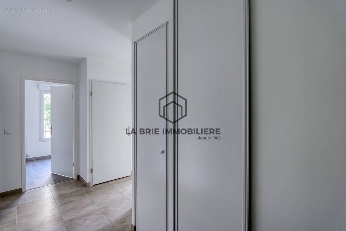 Appartement à MENNECY
