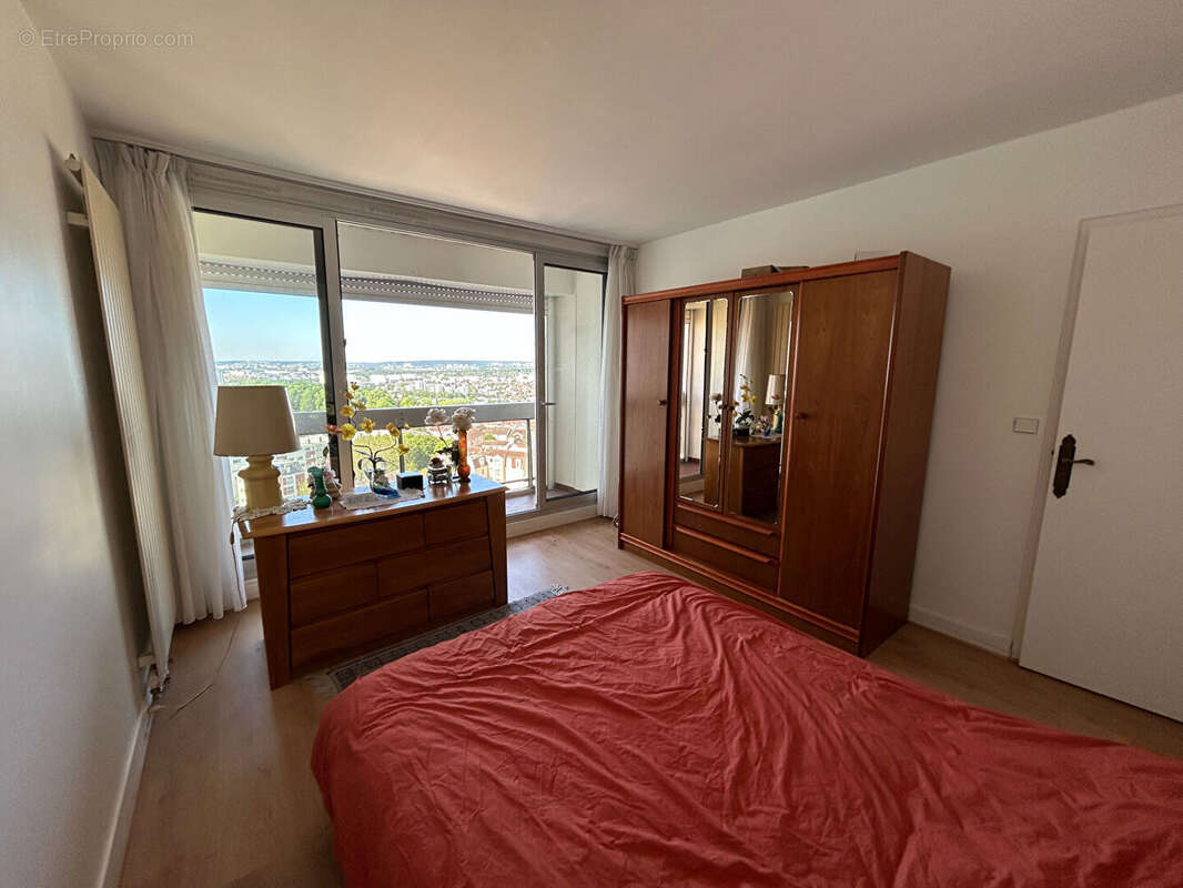 Appartement à L'HAY-LES-ROSES