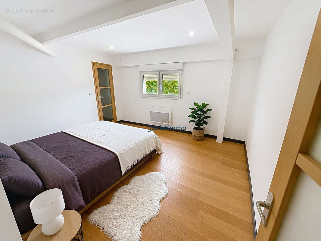 Appartement à CAMARET-SUR-AIGUES