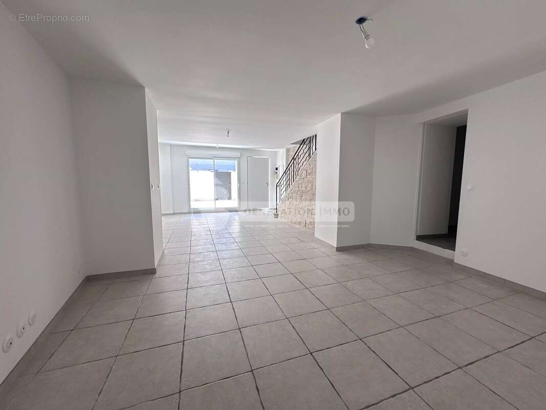 Appartement à EYRAGUES
