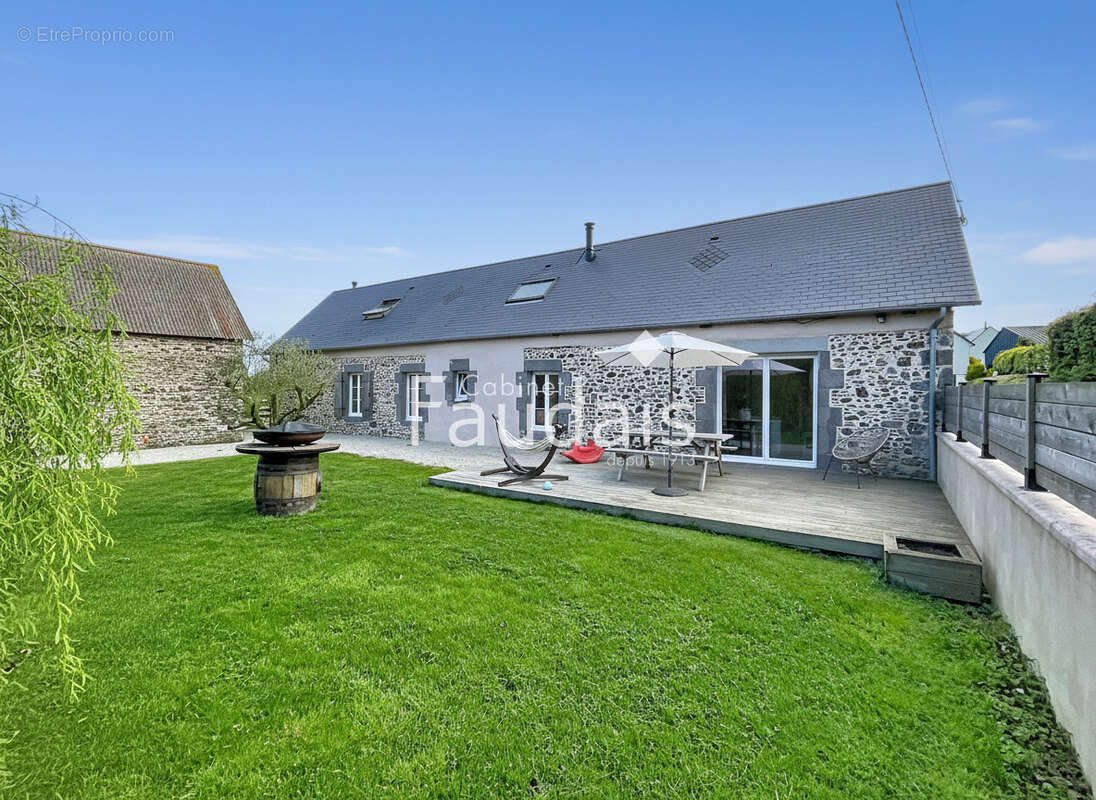 Maison à MONTSURVENT