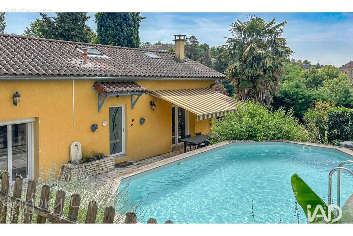 Photo 1 - Maison à CHARBONNIERES-LES-BAINS