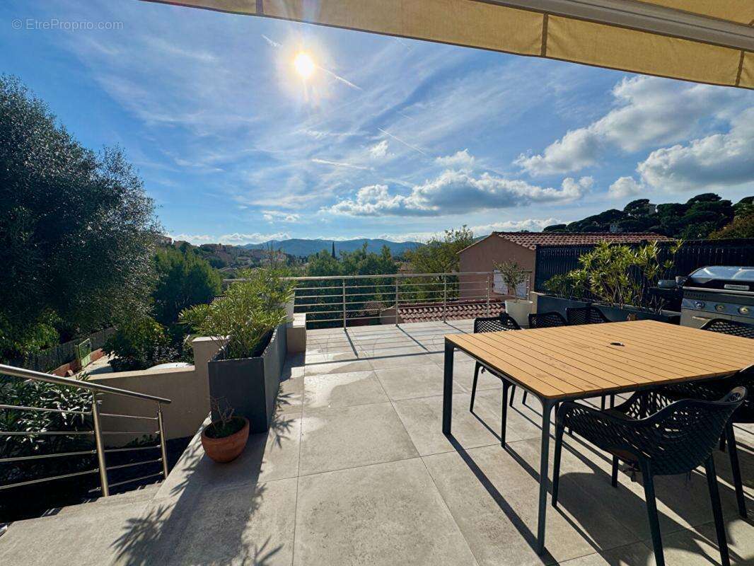 Maison à BORMES-LES-MIMOSAS