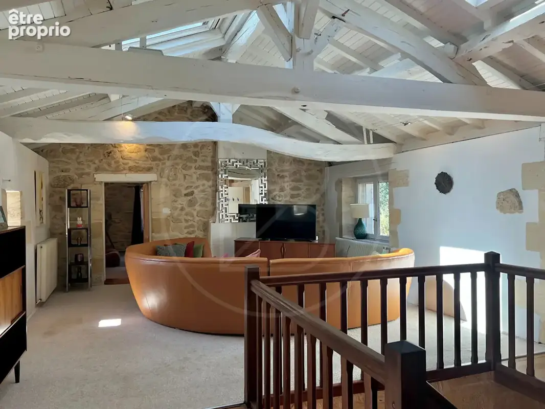 Maison en pierre rénovée avec annexe, piscine et étang privé - photo 9